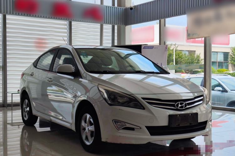 Used Hyundai Verna (older generation) 2016 1.4L Automatic Smart GLS Front Right 45 Deg