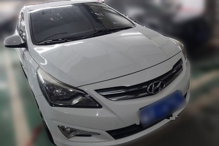 Used Hyundai Verna (older generation) 2016 1.4L Manual Smart GLS Trim Front Right 45 Deg