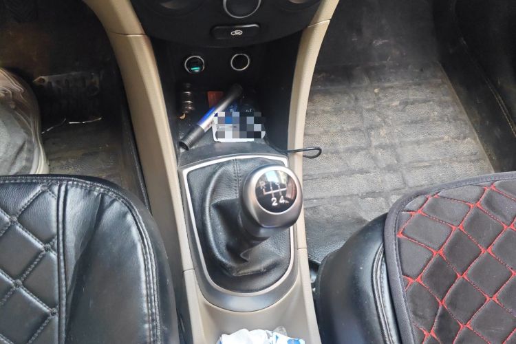 Used Hyundai Verna (older generation) 2016 1.4L Manual Smart GLS Trim Gear Lever
