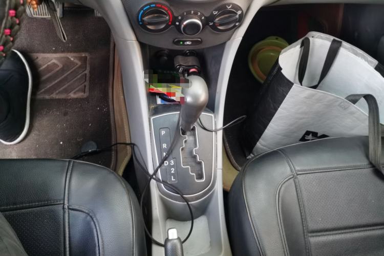 Used Hyundai Verna (older generation) 2016 1.4L Automatic Smart GLS Gear Lever