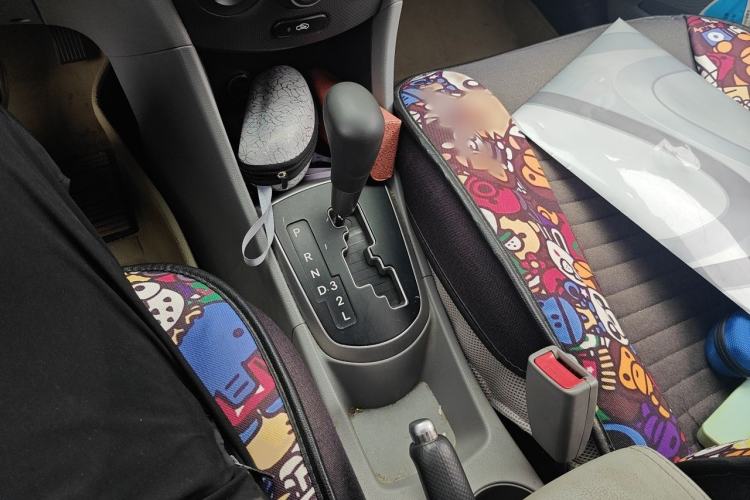 Used Hyundai Verna (older generation) 2016 1.4L Automatic Smart GLS Gear Lever