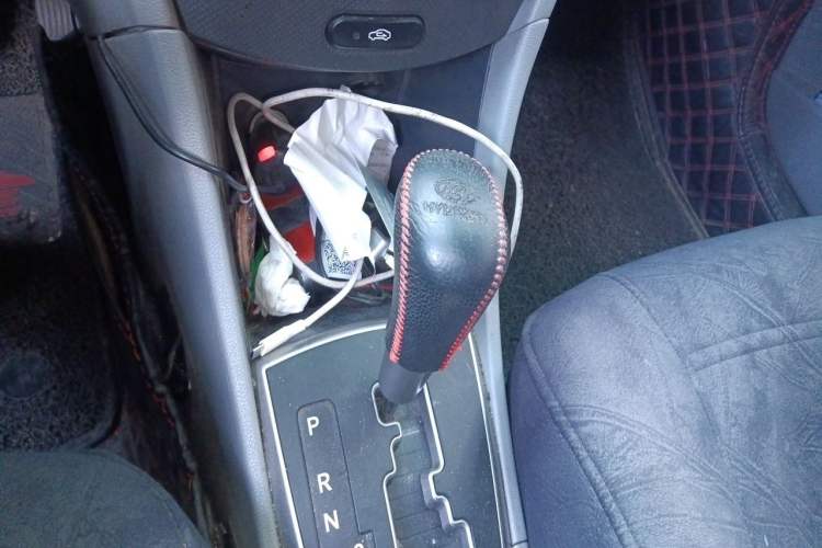 Used Hyundai Verna (older generation) 2016 1.4L Automatic Smart GLS Gear Lever