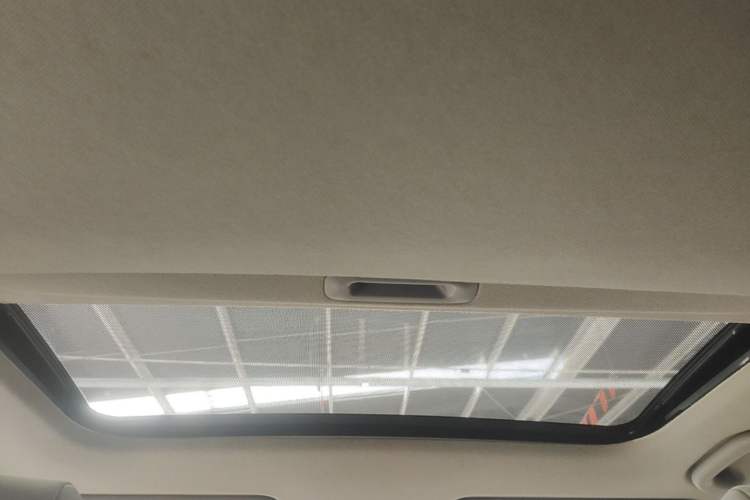Used Hyundai Verna (older generation) 2016 1.4L Automatic Leading-Edge GLX Headliner
