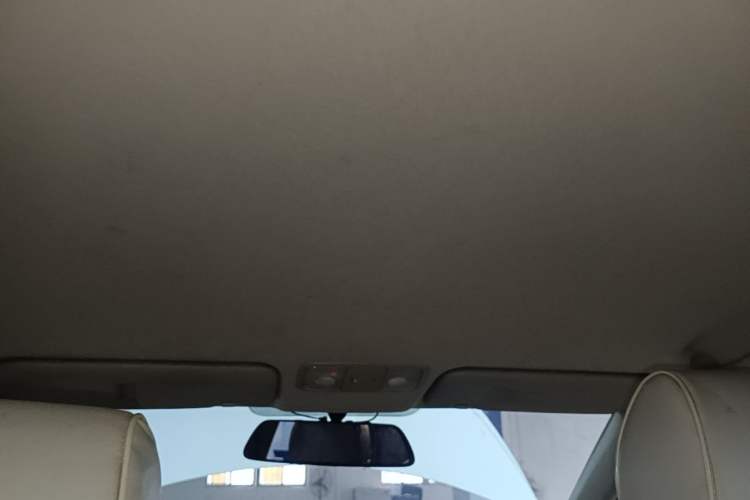 Used Hyundai Verna (older generation) 2016 1.4L Automatic Smart GLS Headliner