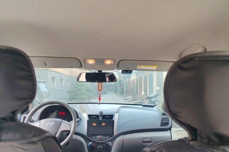 Used Hyundai Verna (older generation) 2016 1.4L Automatic Smart GLS Headliner