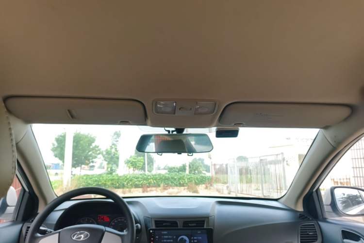 Used Hyundai Verna (older generation) 2016 1.4L Automatic Smart GLS Headliner