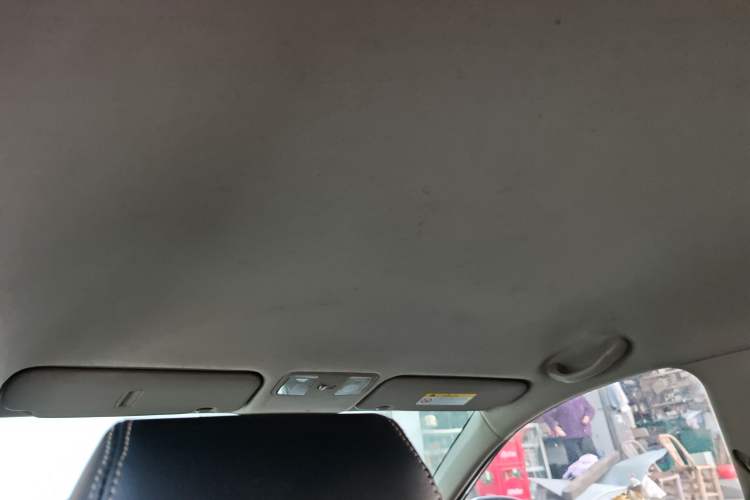 Used Hyundai Verna (older generation) 2016 1.4L Automatic Smart GLS Headliner