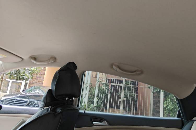 Used Hyundai Verna (older generation) 2016 1.4L Automatic Smart GLS Headliner