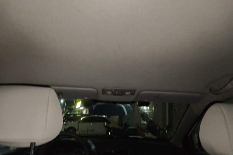 Used Hyundai Verna (older generation) 2016 1.4L Automatic Smart GLS Headliner