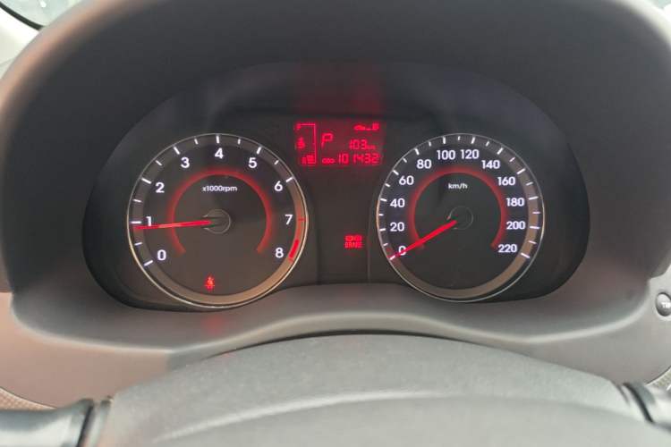 Used Hyundai Verna (older generation) 2016 1.4L Automatic Leading-Edge GLX Instrument Cluster