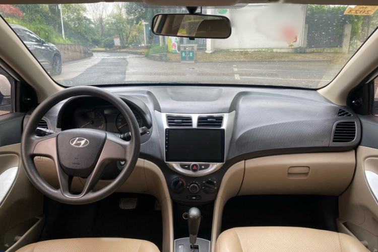 Used Hyundai Verna (older generation) 2016 1.4L Automatic Fashionable GS Model Interior 1