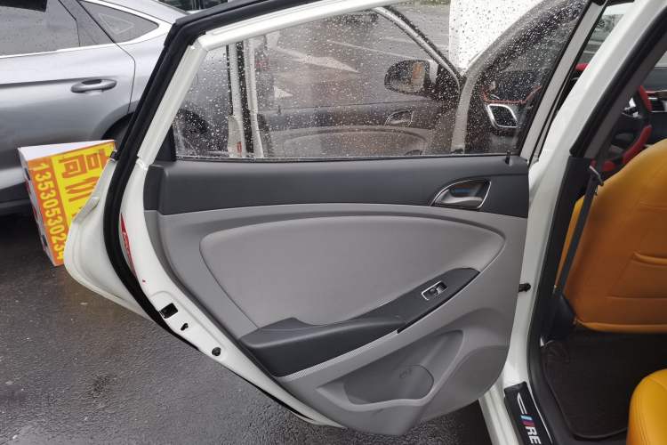 Used Hyundai Verna (older generation) 2016 1.4L Automatic Smart GLS Interior 5
