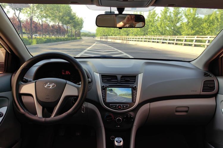 Used Hyundai Verna (older generation) 2016 1.4L Manual Smart GLS Trim Interior 9