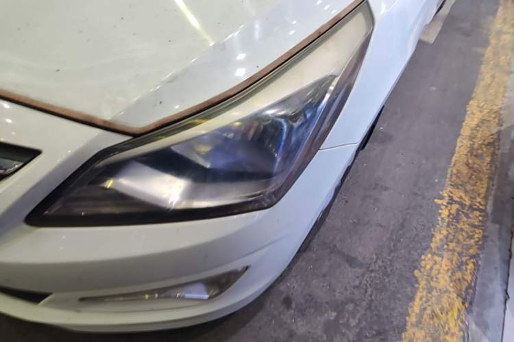 Used Hyundai Verna (older generation) 2016 1.4L Manual Smart GLS Trim Left Front Headlight