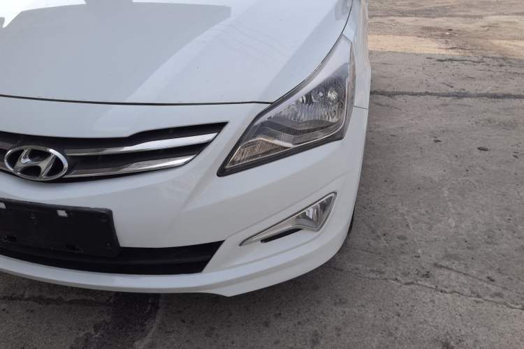 Used Hyundai Verna (older generation) 2016 1.4L Manual Smart GLS Trim Left Front Headlight