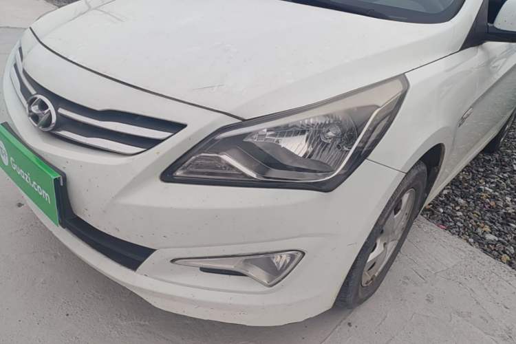 Used Hyundai Verna (older generation) 2016 1.4L Manual Smart GLS Trim Left Front Headlight