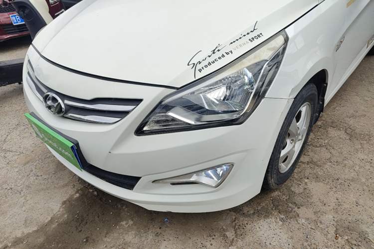 Used Hyundai Verna (older generation) 2016 1.4L Automatic Smart GLS Left Front Headlight