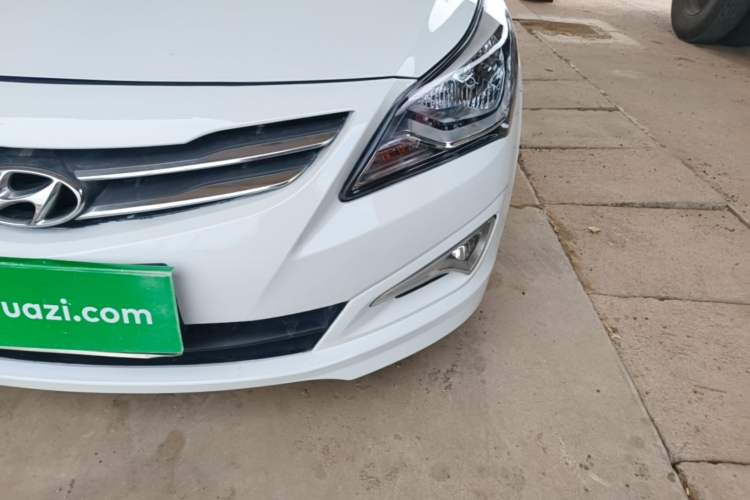 Used Hyundai Verna (older generation) 2016 1.4L Automatic Smart GLS Left Front Headlight