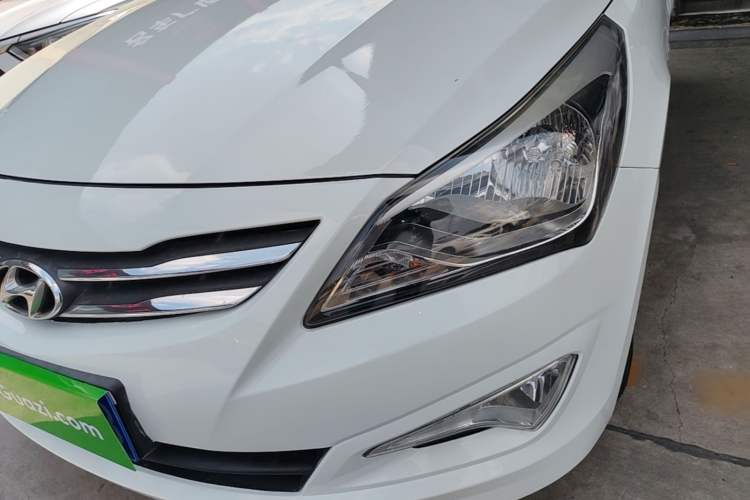 Used Hyundai Verna (older generation) 2016 1.4L Manual Smart GLS Trim Left Front Headlight
