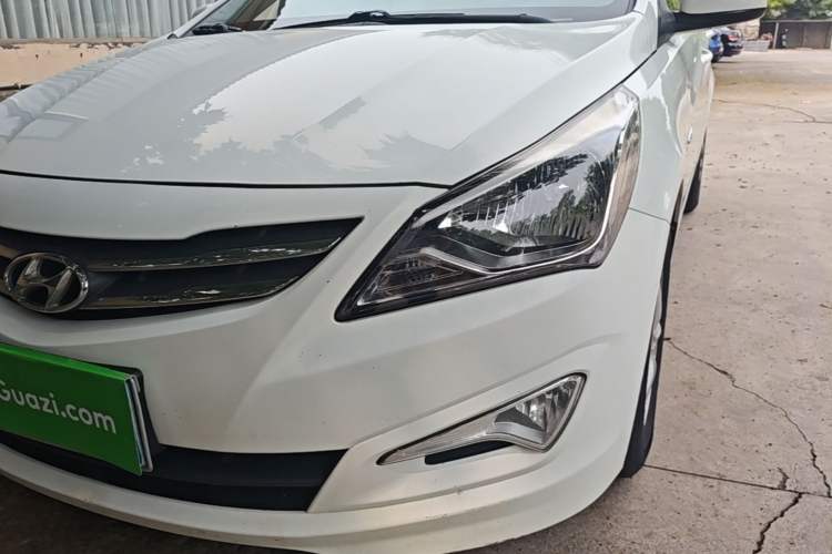 Used Hyundai Verna (older generation) 2016 1.4L Manual Smart GLS Trim Left Front Headlight