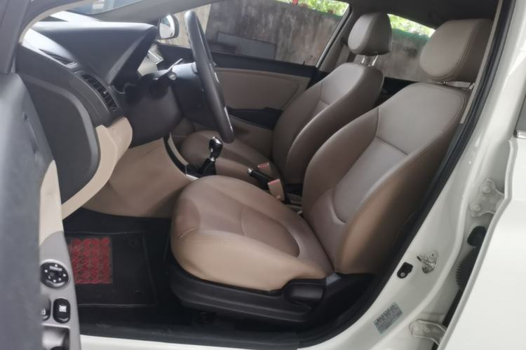 Used Hyundai Verna (older generation) 2016 1.4L Manual Smart GLS Trim Left Front Seat