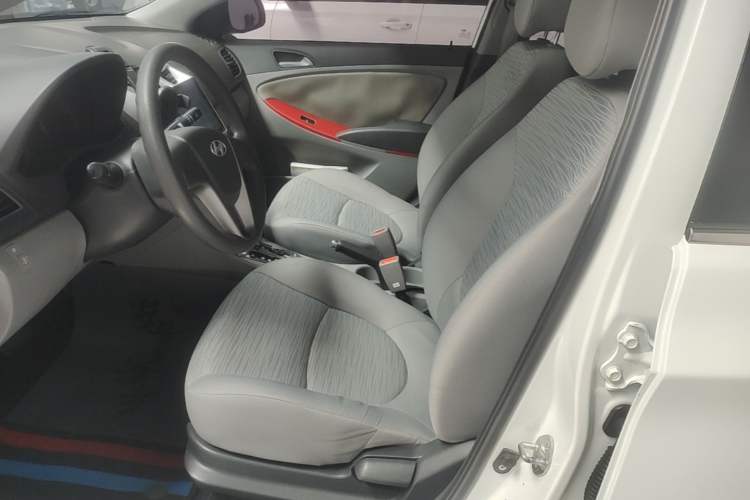 Used Hyundai Verna (older generation) 2016 1.4L Automatic Leading-Edge GLX Left Front Seat