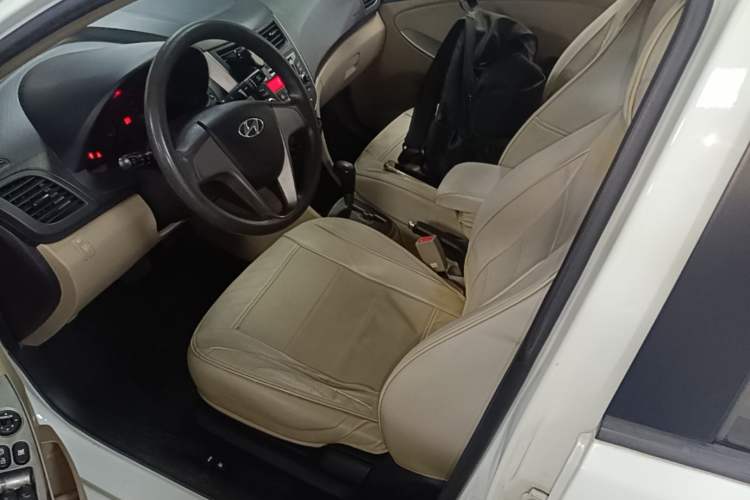 Used Hyundai Verna (older generation) 2016 1.4L Automatic Smart GLS Left Front Seat