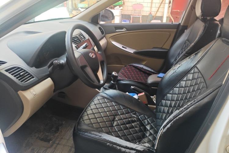 Used Hyundai Verna (older generation) 2016 1.4L Manual Smart GLS Trim Left Front Seat