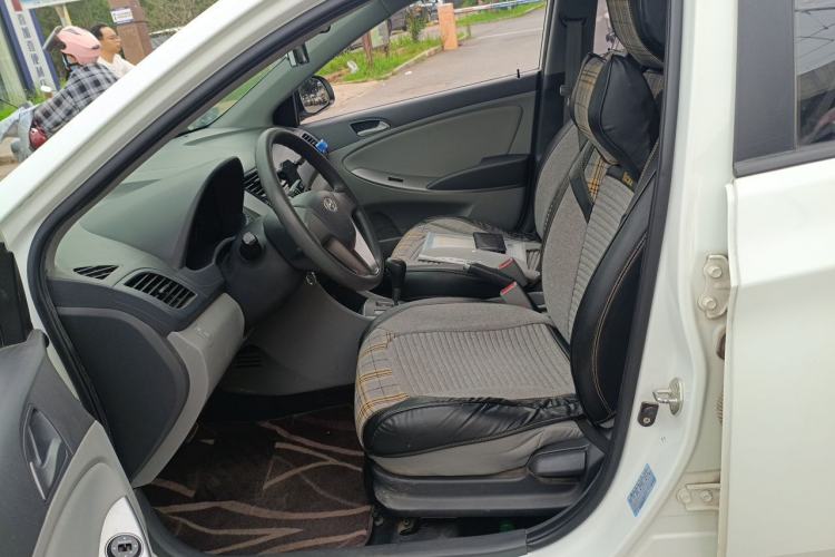 Used Hyundai Verna (older generation) 2016 1.4L Automatic Smart GLS Left Front Seat