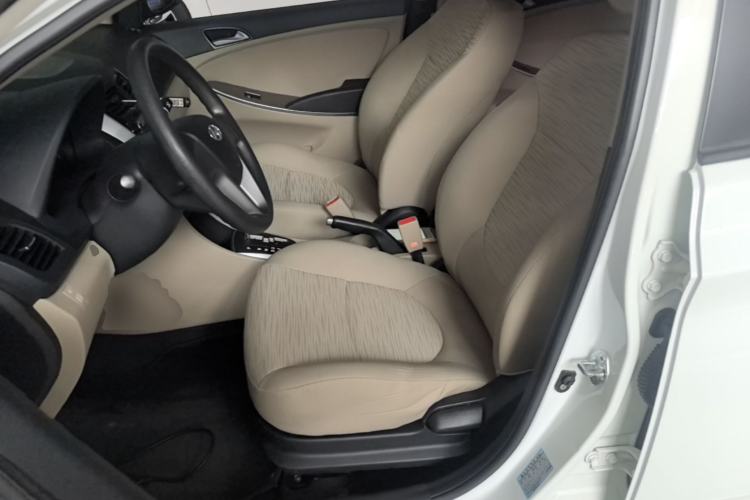 Used Hyundai Verna (older generation) 2016 1.4L Automatic Smart GLS Left Front Seat