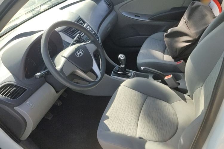 Used Hyundai Verna (older generation) 2016 1.4L Manual Smart GLS Trim Left Front Seat
