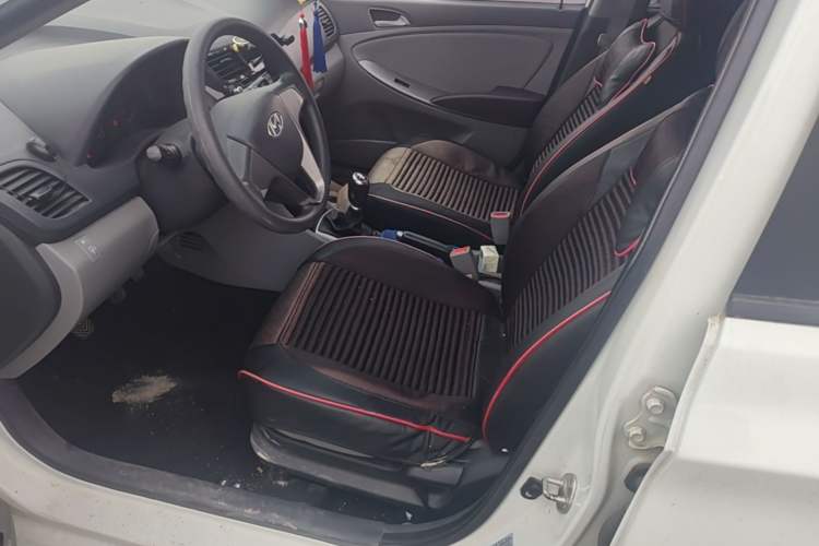 Used Hyundai Verna (older generation) 2016 1.4L Manual Smart GLS Trim Left Front Seat