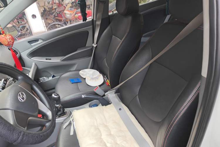 Used Hyundai Verna (older generation) 2016 1.4L Manual Smart GLS Trim Left Front Seat