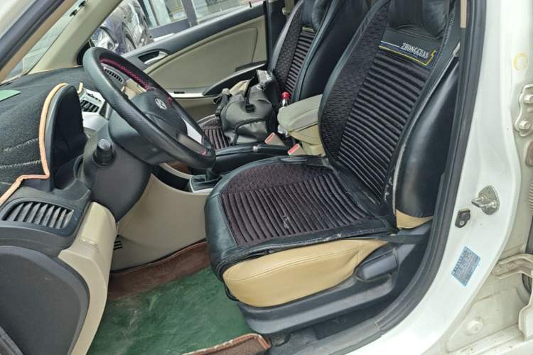 Used Hyundai Verna (older generation) 2016 1.4L Manual Smart GLS Trim Left Front Seat