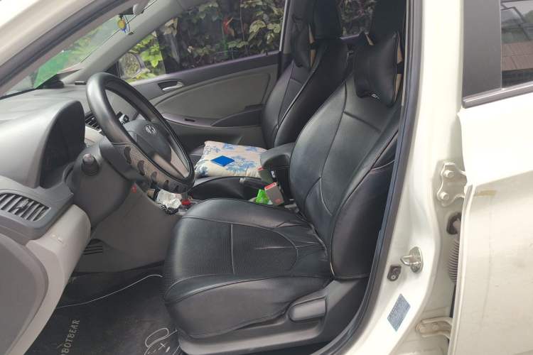 Used Hyundai Verna (older generation) 2016 1.4L Automatic Smart GLS Left Front Seat