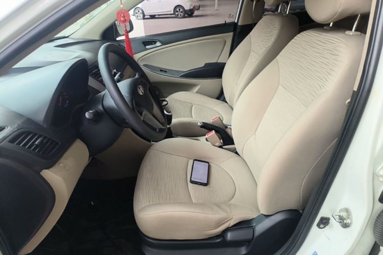 Used Hyundai Verna (older generation) 2016 1.4L Manual Smart GLS Trim Left Front Seat