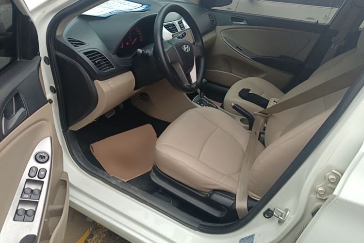 Used Hyundai Verna (older generation) 2016 1.4L Automatic Smart GLS Left Front Seat