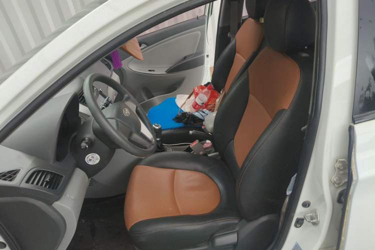 Used Hyundai Verna (older generation) 2016 1.4L Manual Smart GLS Trim Left Front Seat