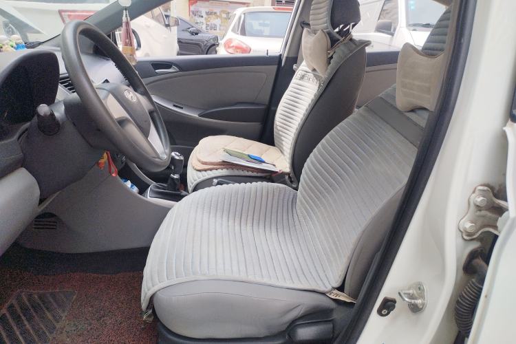 Used Hyundai Verna (older generation) 2016 1.4L Manual Smart GLS Trim Left Front Seat