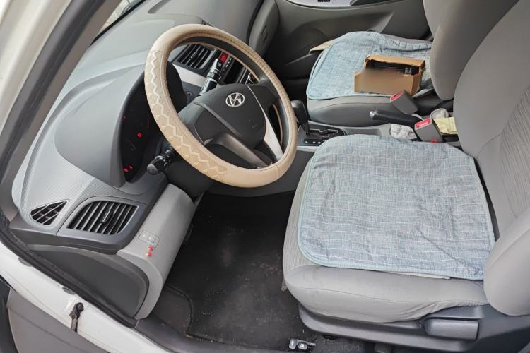 Used Hyundai Verna (older generation) 2016 1.4L Automatic Fashionable GS Model Left Front Seat