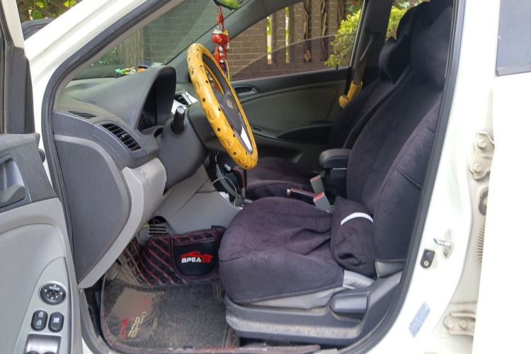 Used Hyundai Verna (older generation) 2016 1.4L Automatic Smart GLS Left Front Seat
