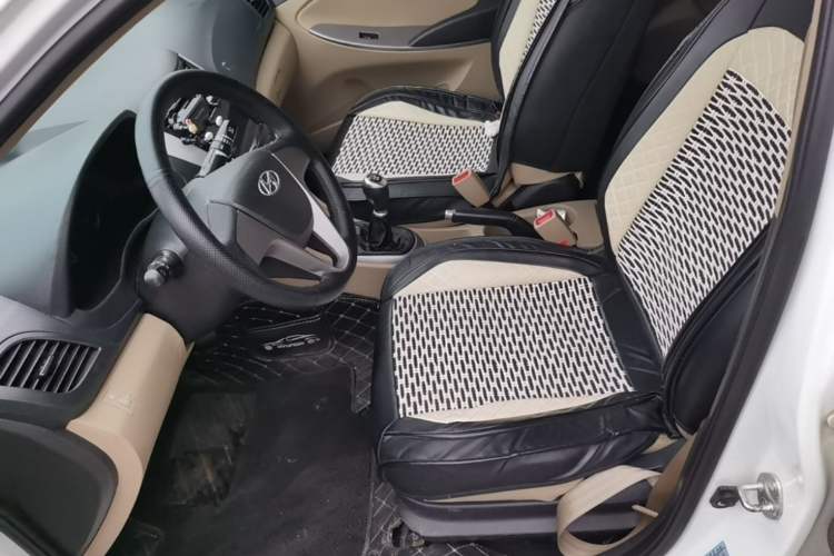 Used Hyundai Verna (older generation) 2016 1.4L Manual Smart GLS Trim Left Front Seat