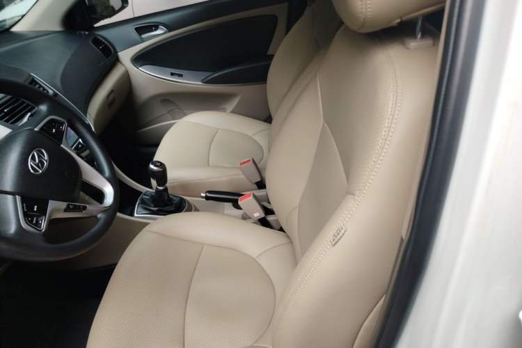 Used Hyundai Verna (older generation) 2016 1.4L Manual Smart GLS Trim Left Front Seat