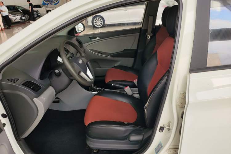 Used Hyundai Verna (older generation) 2016 1.4L Automatic Smart GLS Left Front Seat