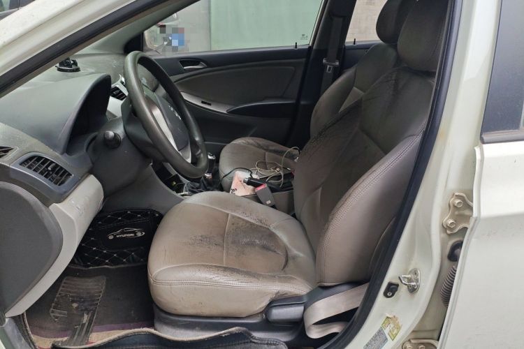 Used Hyundai Verna (older generation) 2016 1.4L Manual Smart GLS Trim Left Front Seat