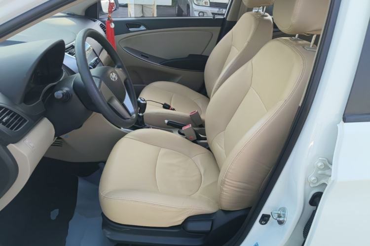 Used Hyundai Verna (older generation) 2016 1.4L Manual Smart GLS Trim Left Front Seat