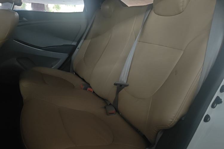 Used Hyundai Verna (older generation) 2016 1.4L Automatic Smart GLS Left Rear Seat