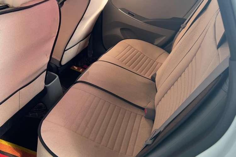 Used Hyundai Verna (older generation) 2016 1.4L Automatic Smart GLS Left Rear Seat