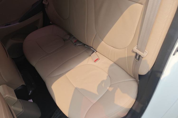 Used Hyundai Verna (older generation) 2016 1.4L Automatic Smart GLS Left Rear Seat