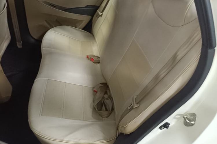 Used Hyundai Verna (older generation) 2016 1.4L Automatic Smart GLS Left Rear Seat